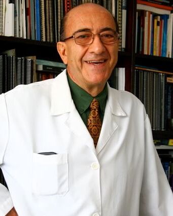 Médico parasitólogo Roberto Alejandro